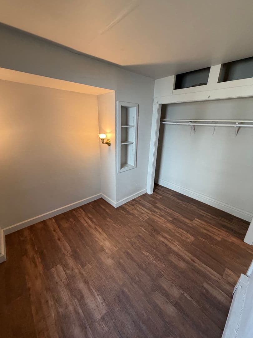 Duluth Apartment: 902 N 11th Ave E
