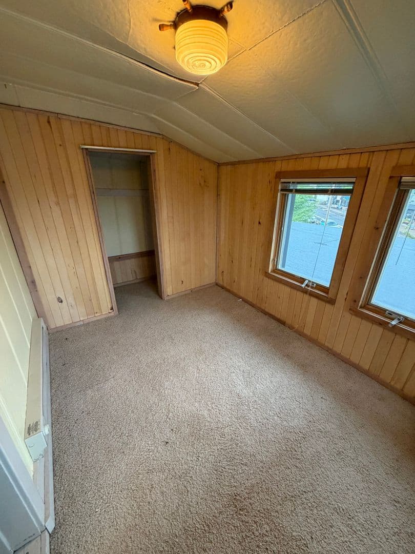 Duluth Apartment: 4428 E Superior St