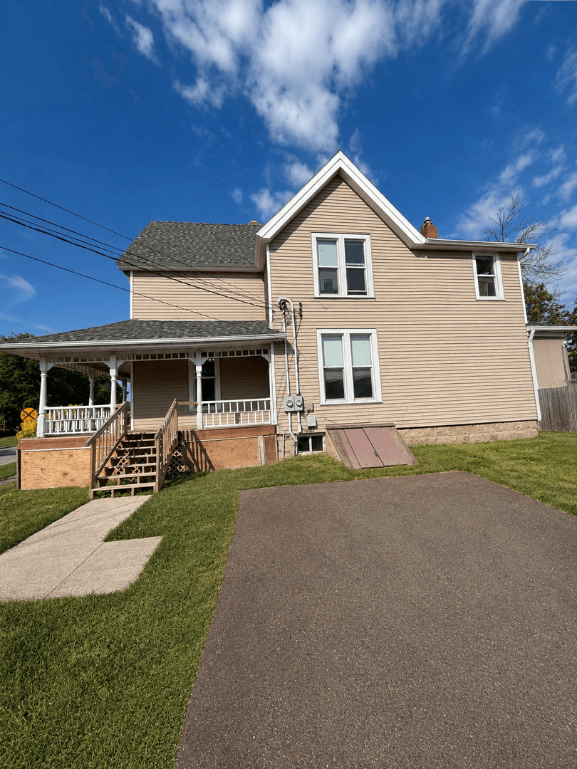 Duluth Apartment: 4729 McCulloch St