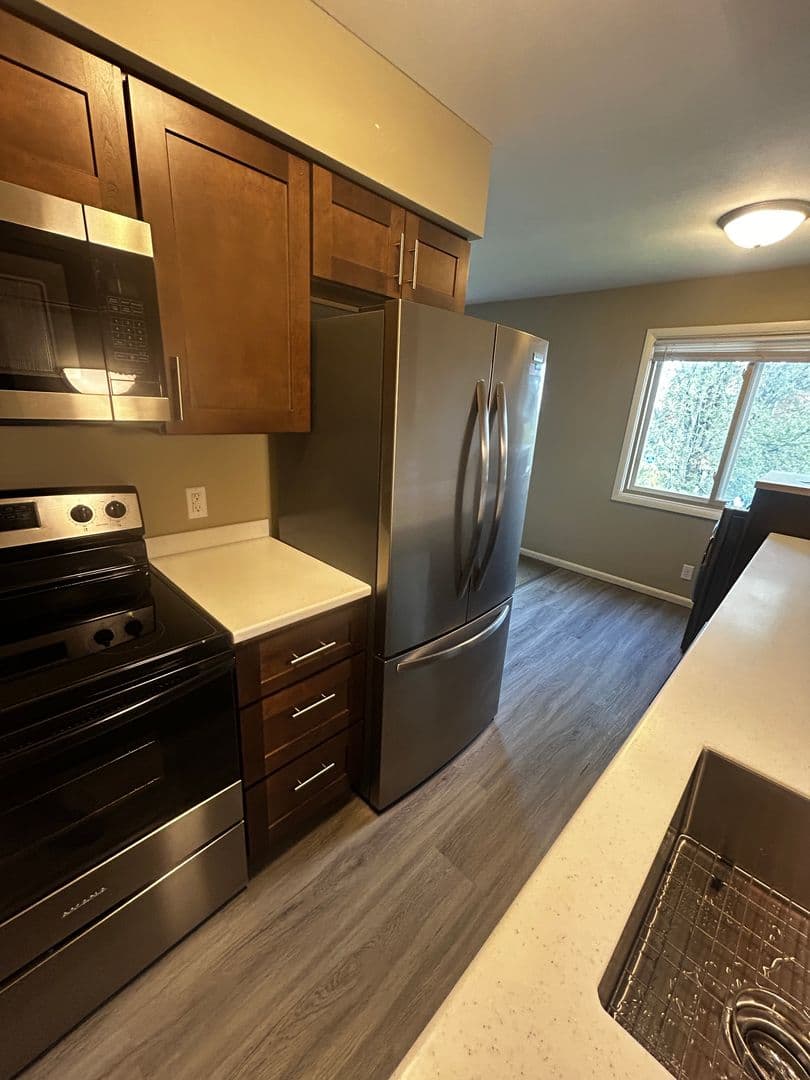 Duluth Apartment: 1807 E 3rd St