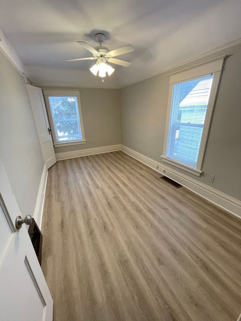 Duluth Apartment: 606 N 60th Ave W