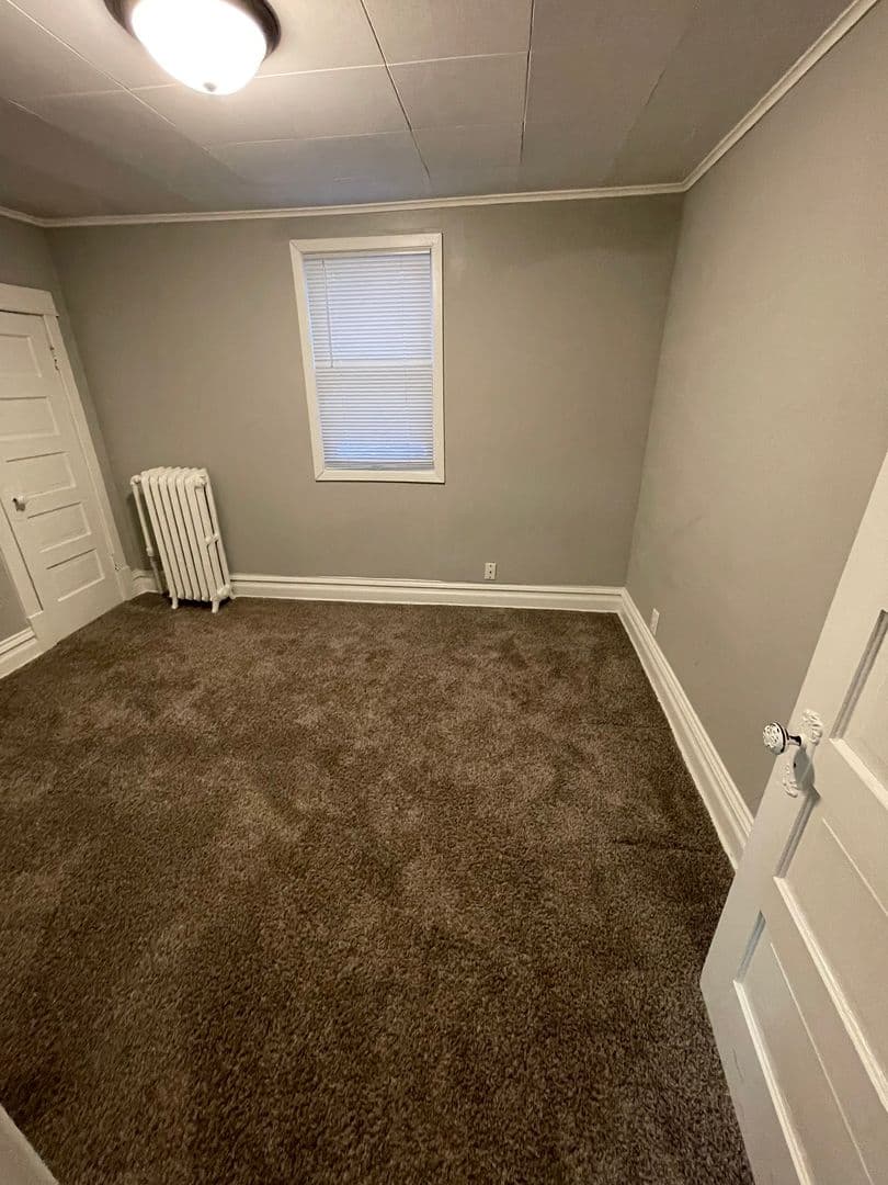 Superior House: 1205 Belknap St