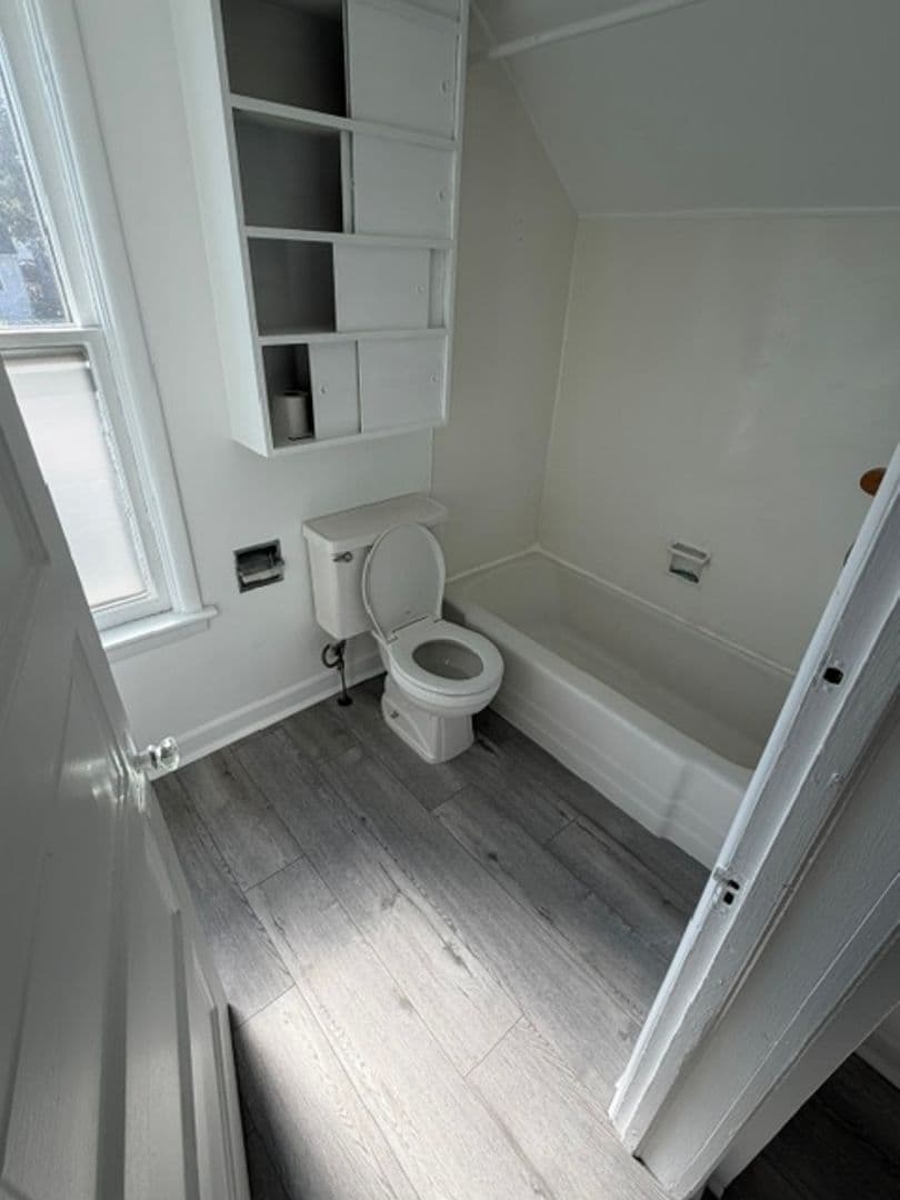 Proctor Apartment: 143 2nd St