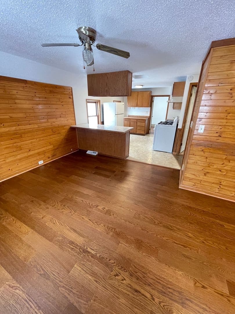 Duluth Apartment: 217 N 25th Ave W