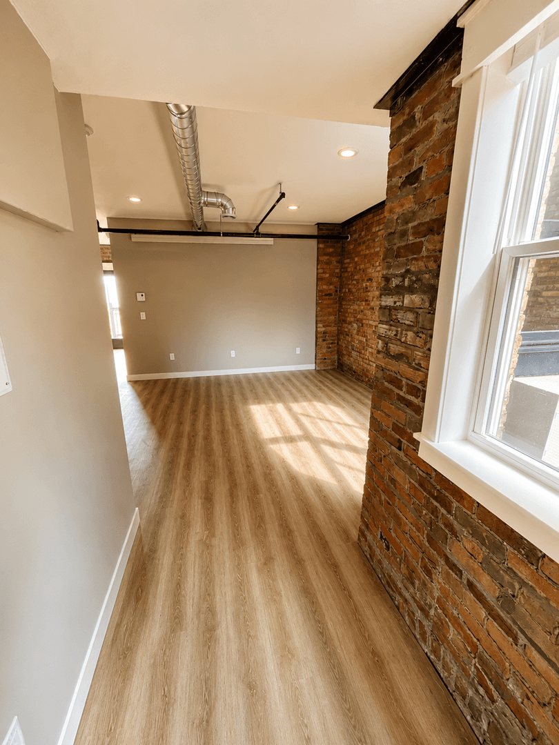 Duluth Apartment: 627 E 4th Street