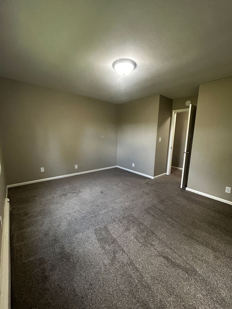 Duluth Apartment: 1807 E 3rd St