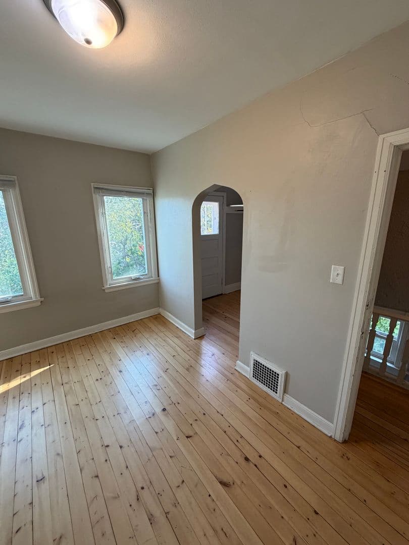 Duluth House: 3151 Vernon St