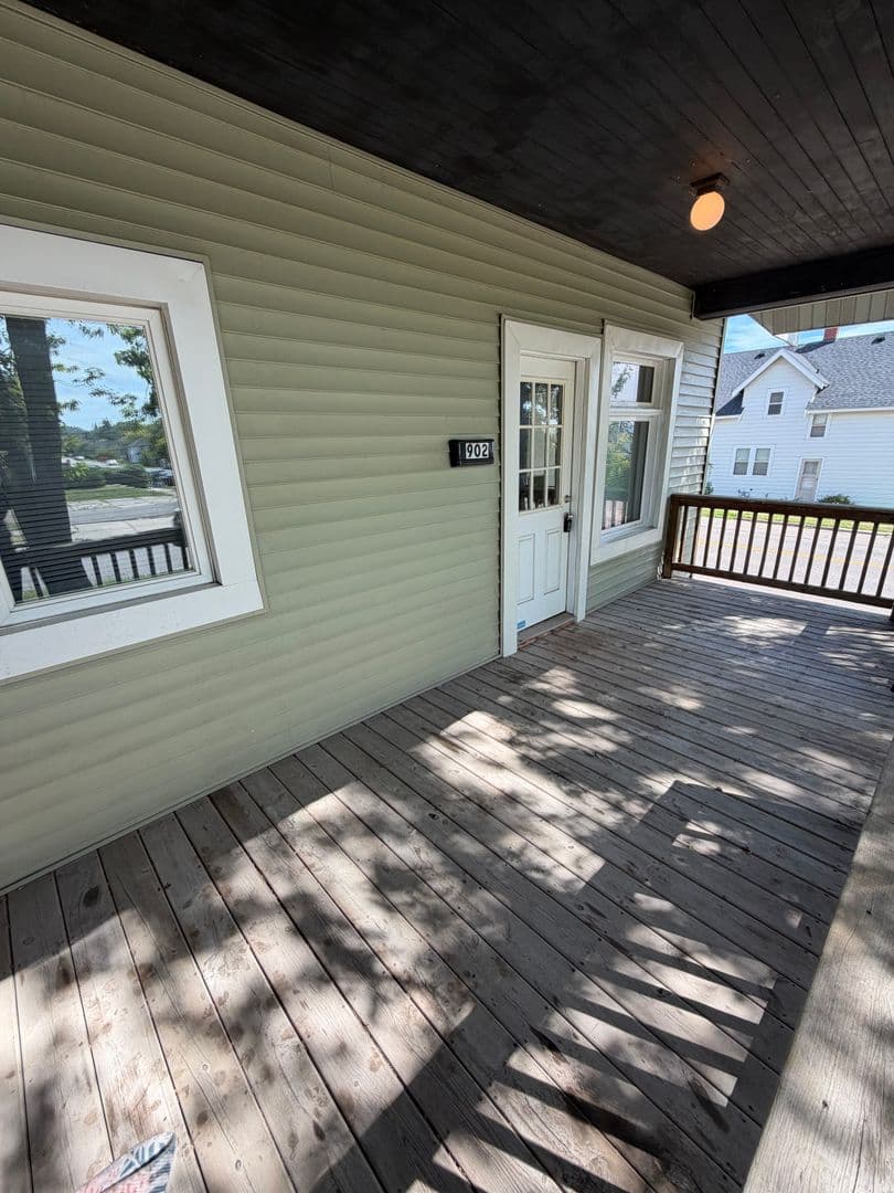 Duluth Apartment: 902 N 11th Ave E