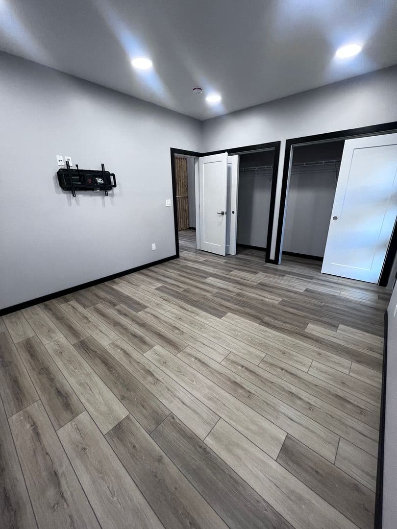 Duluth Apartment: 4005 Robinson Street