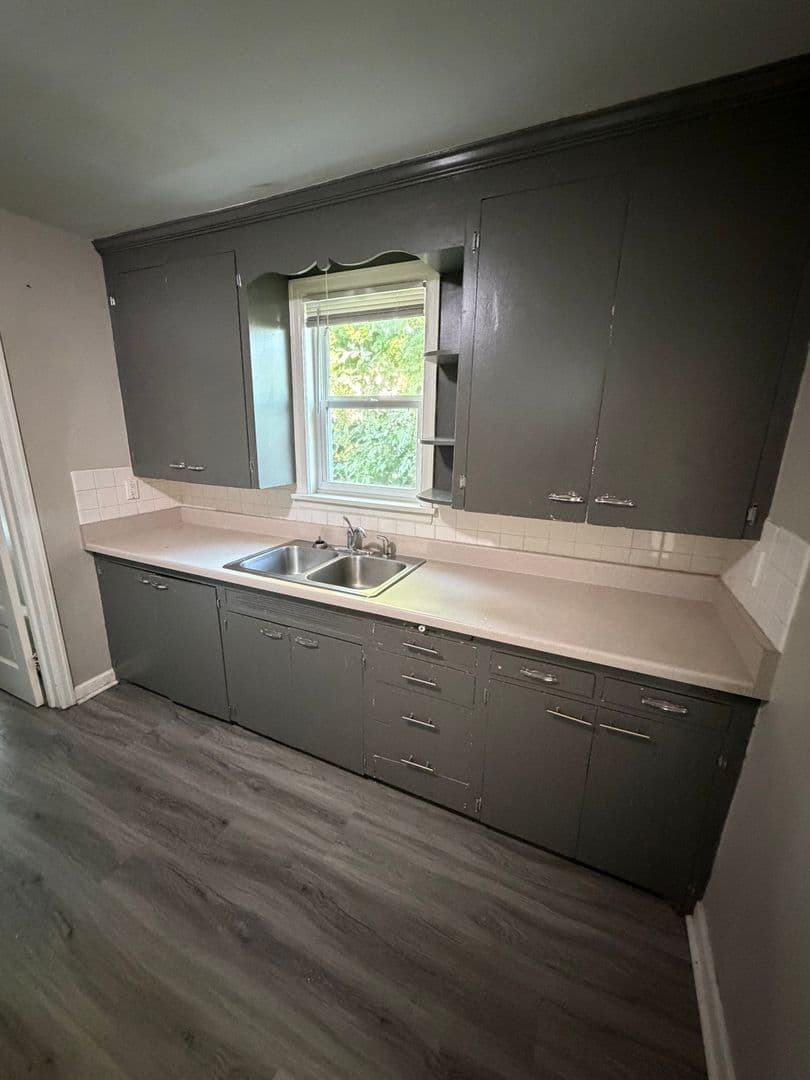 Duluth House: 3151 Vernon St