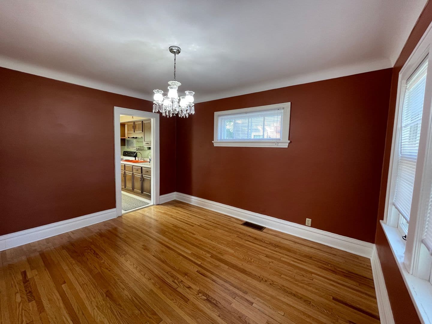 Duluth House: 226 W Kent Road