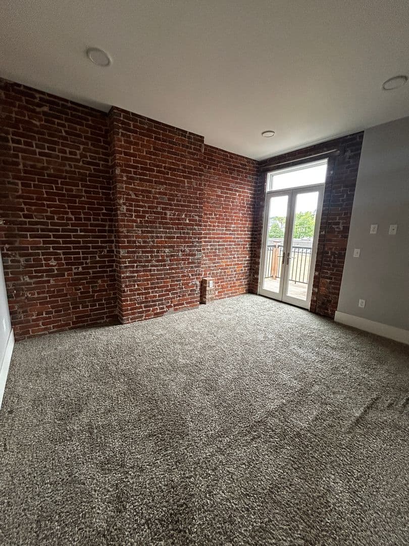 Duluth Apartment: 1509 E Superior Street