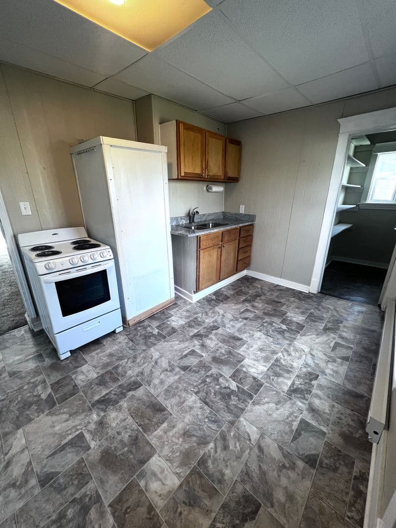 Duluth Apartment: 715 E 6th St