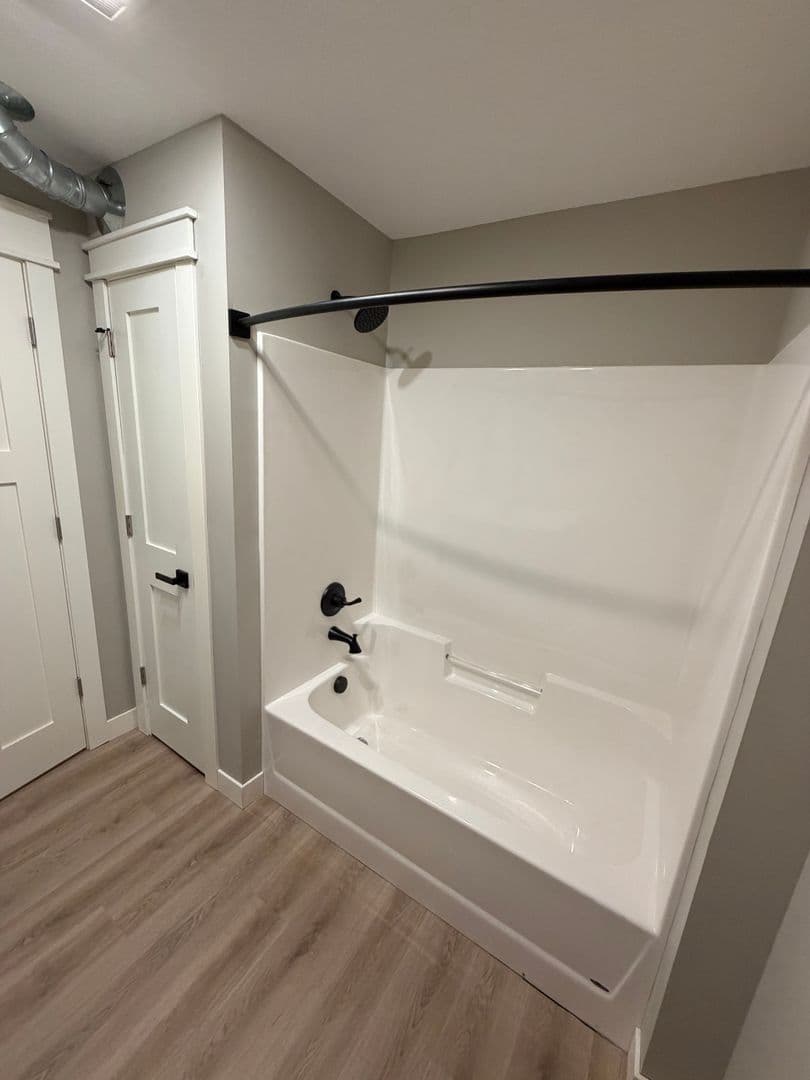 Duluth Apartment: 627 E 4th Street