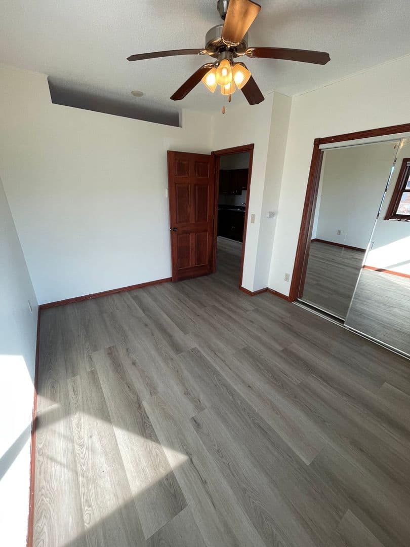 Superior Apartment: 1511-1513 Logan Ave