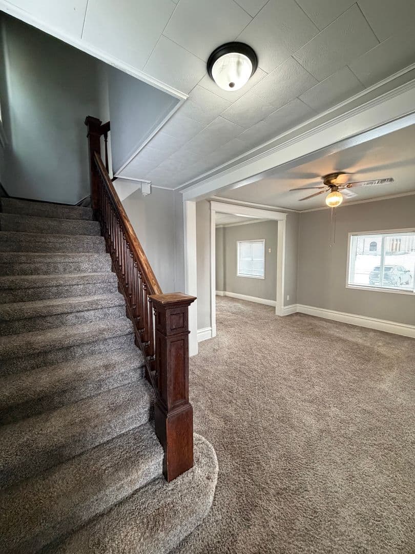Superior House: 1205 Belknap St