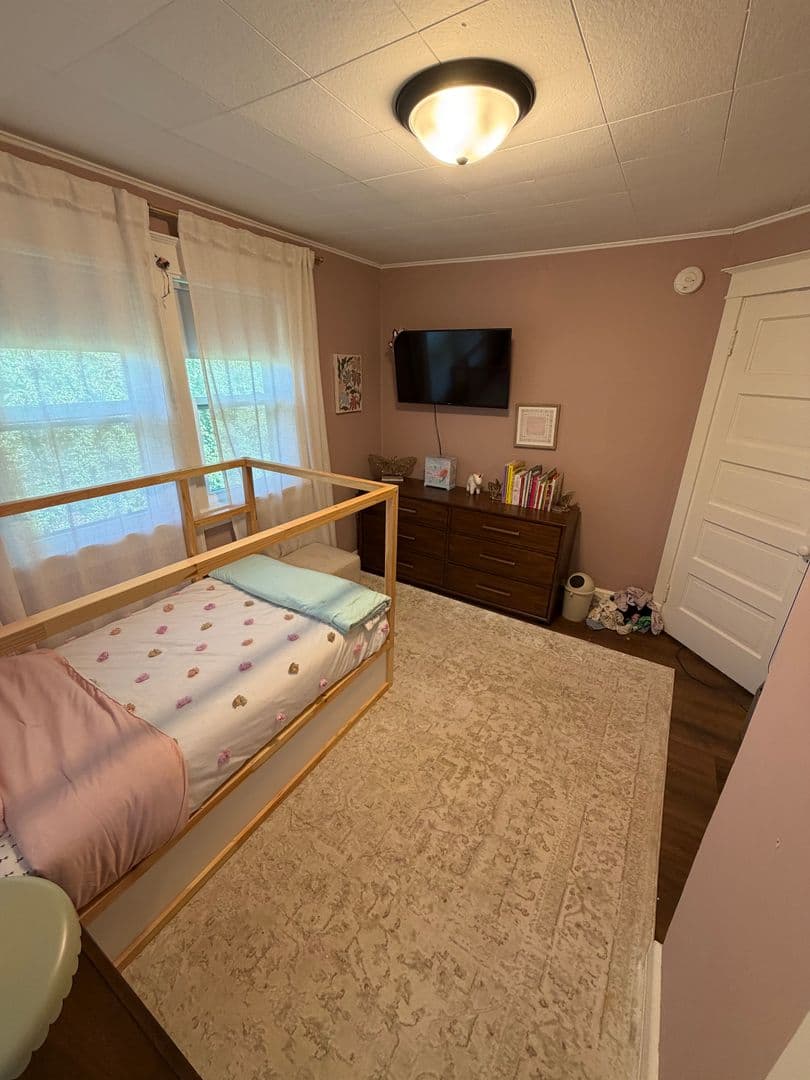 Duluth Apartment: 605 - 607 Leicester Ave
