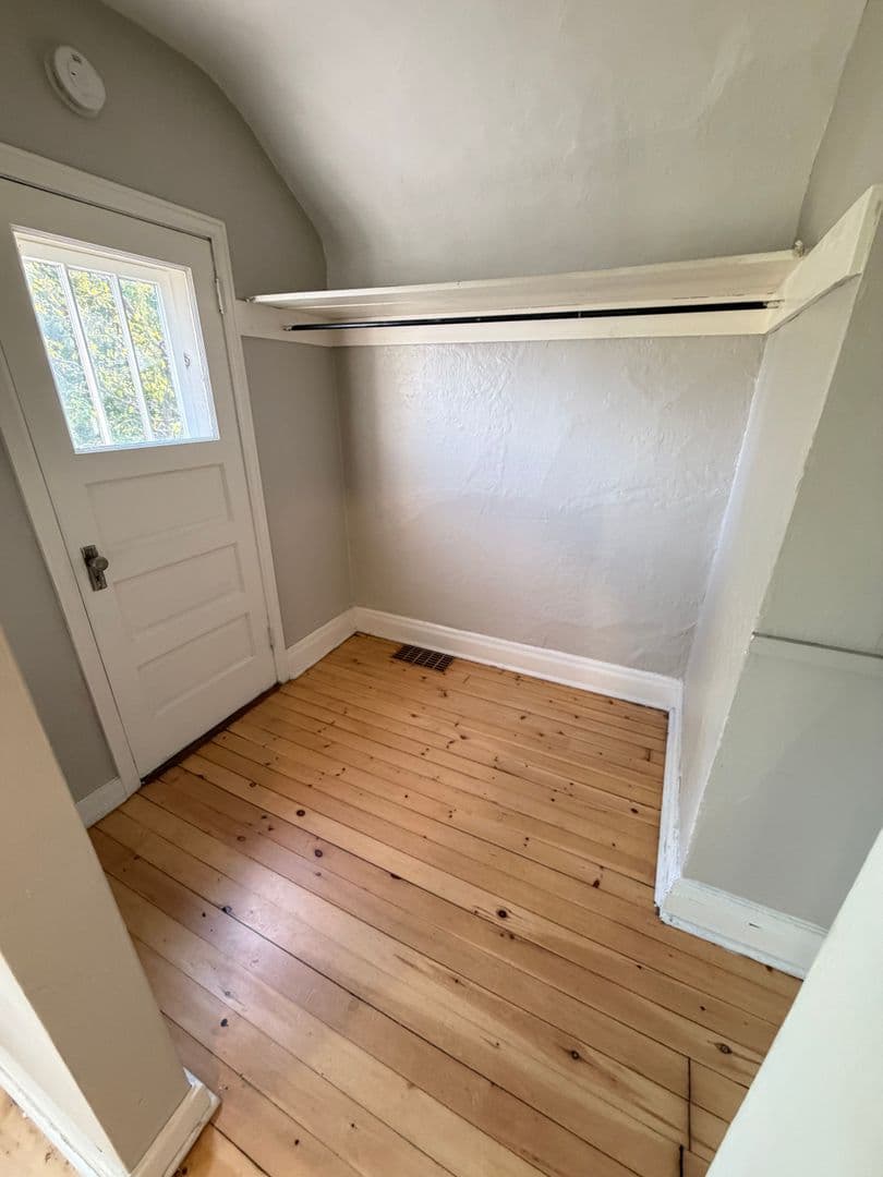 Duluth House: 3151 Vernon St