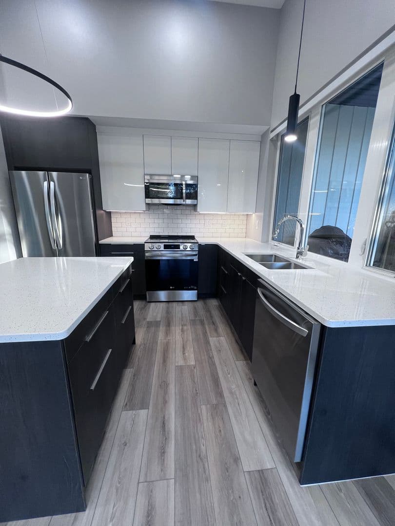 Duluth Apartment: 4005 Robinson Street