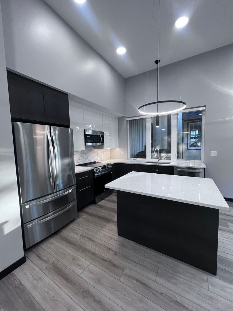 Duluth Apartment: 4005 Robinson Street