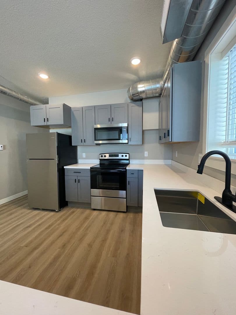 Duluth Apartment: 417-419 N 2nd Ave E