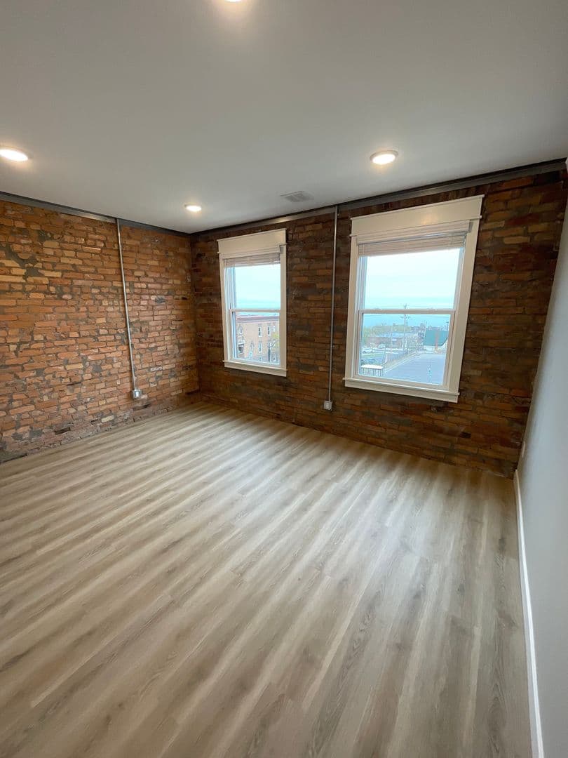 Duluth Apartment: 627 E 4th Street