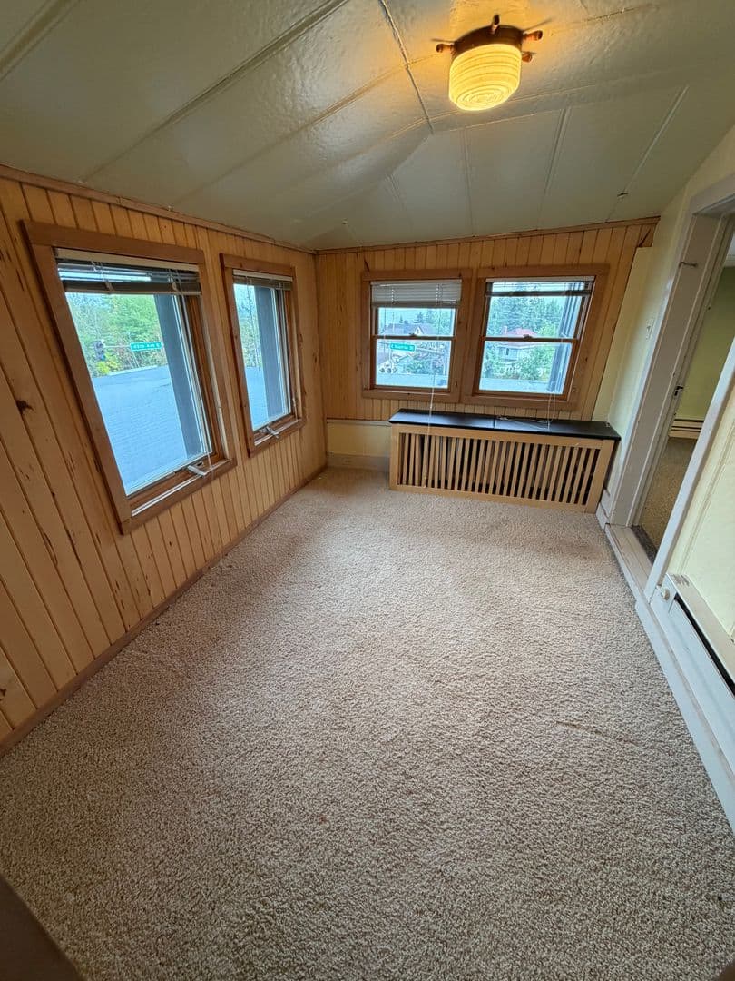 Duluth Apartment: 4428 E Superior St