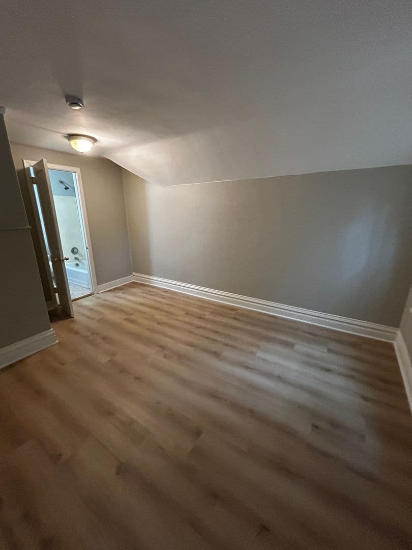 Duluth Apartment: 1206 E 3rd Street