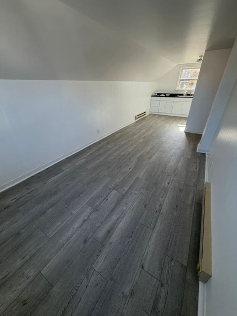 Proctor Apartment: 143 2nd St