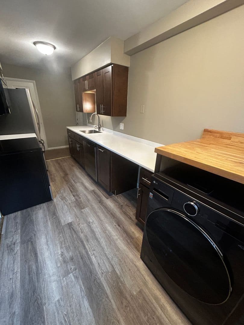 Duluth Apartment: 1807 E 3rd St
