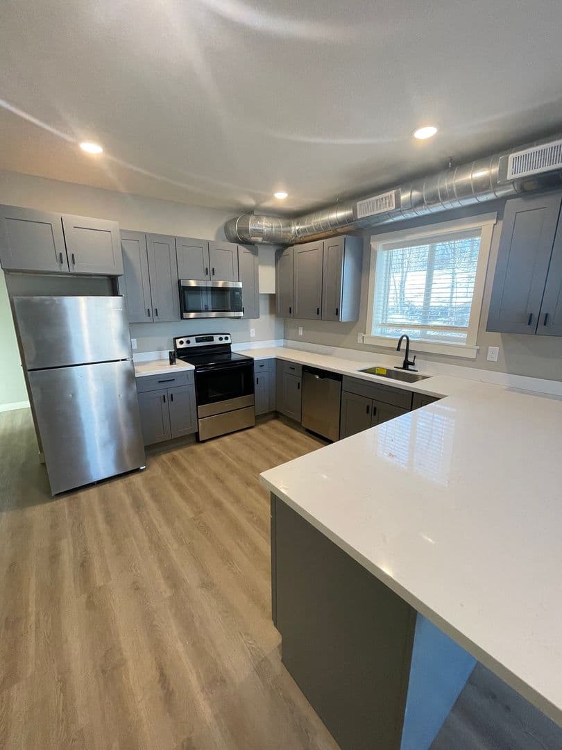 Duluth Apartment: 417-419 N 2nd Ave E