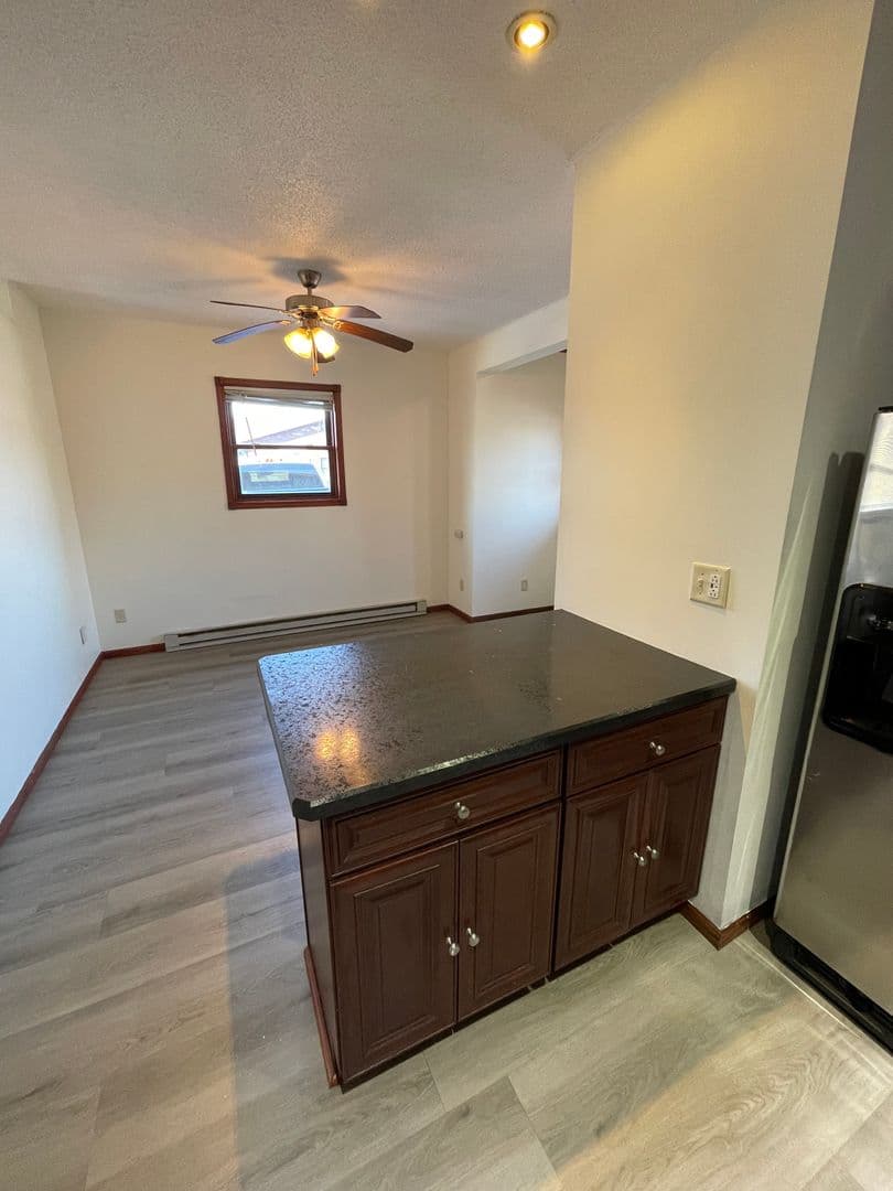 Superior Apartment: 1511-1513 Logan Ave