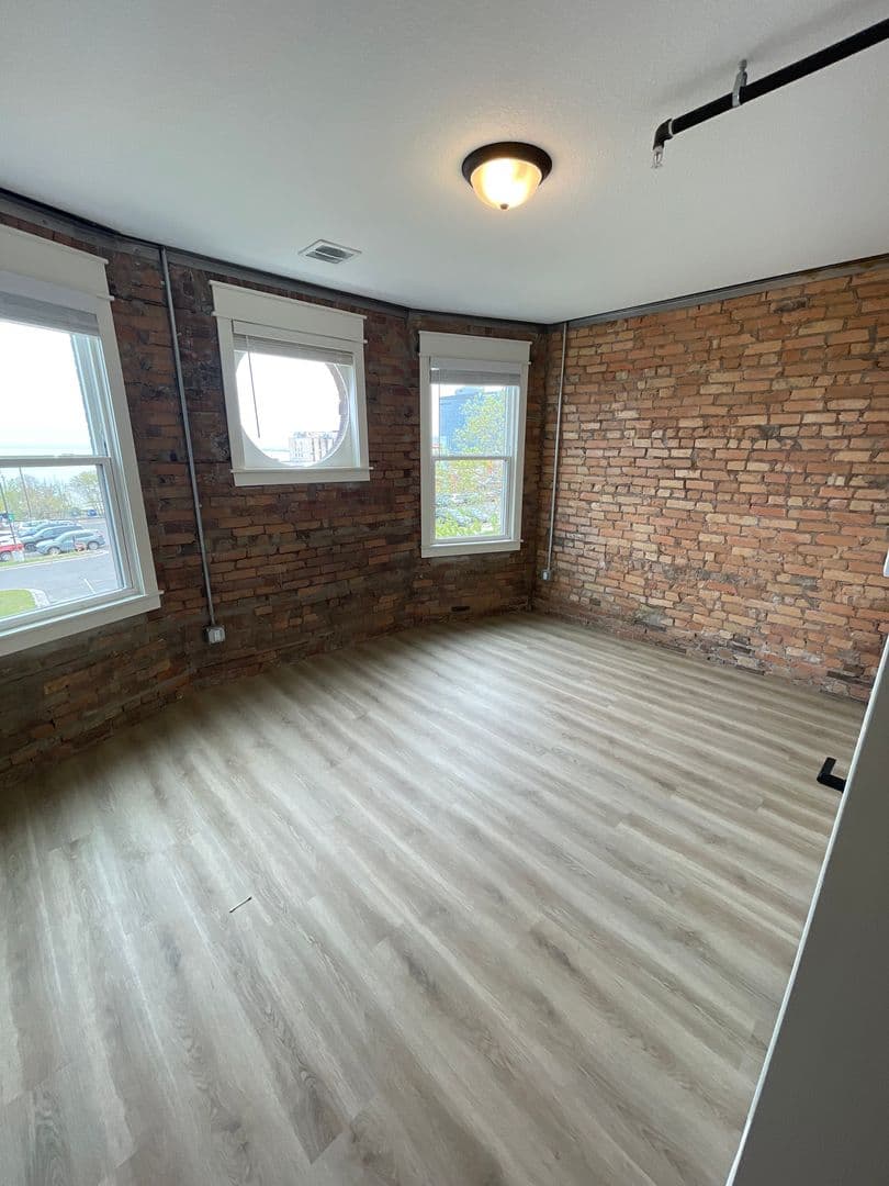 Duluth Apartment: 627 E 4th Street