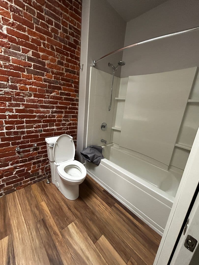 Duluth Apartment: 1509 E Superior Street