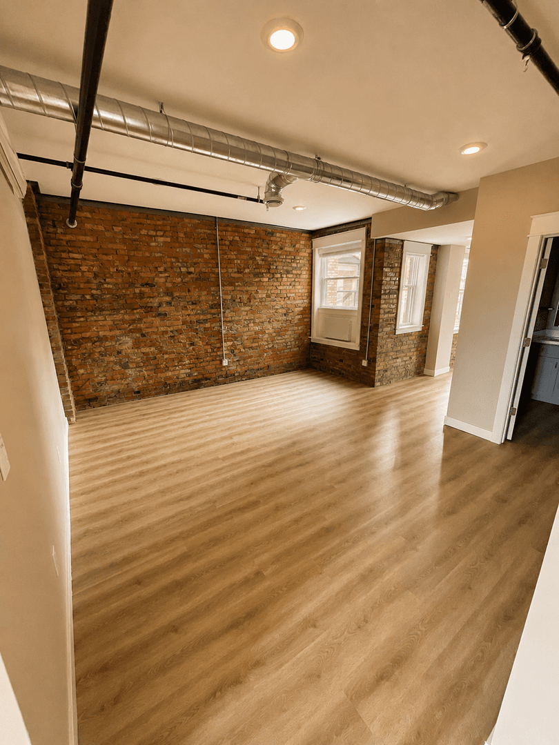 Duluth Apartment: 627 E 4th Street