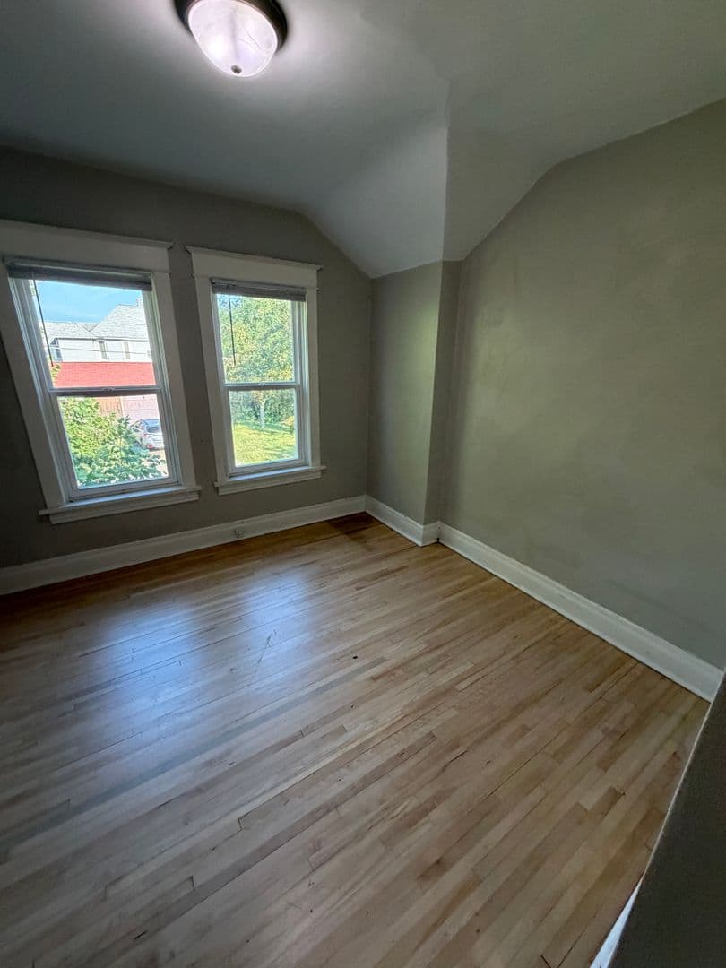 Duluth House: 3151 Vernon St