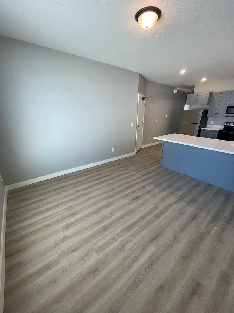 Duluth Apartment: 417-419 N 2nd Ave E