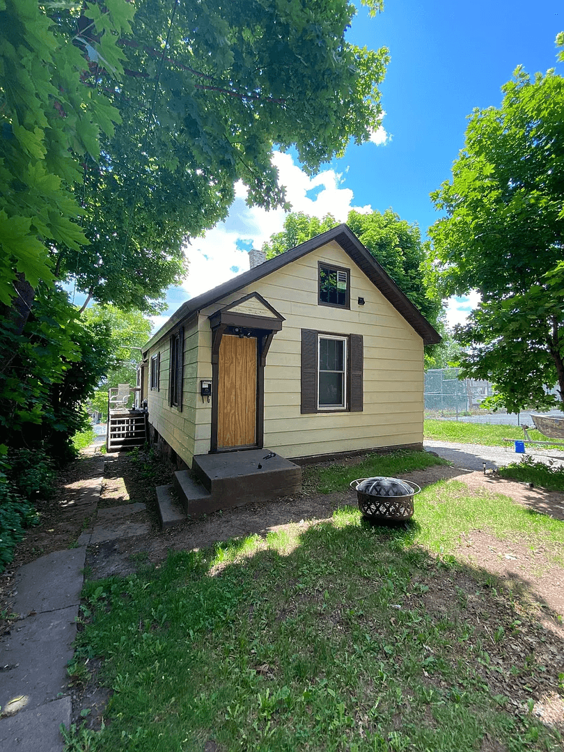 Duluth Apartment: 918 - 922 E 5th St