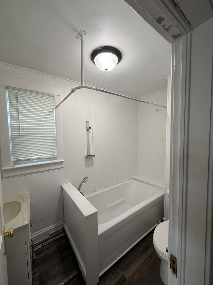 Superior House: 1205 Belknap St