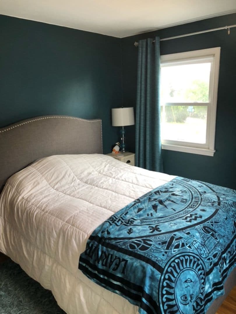 Duluth House: 901 W 6th St