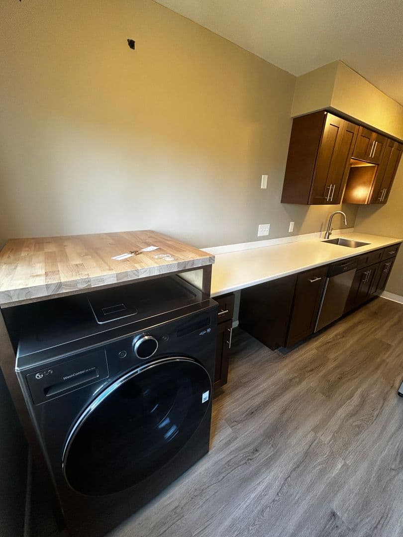 Duluth Apartment: 1807 E 3rd St