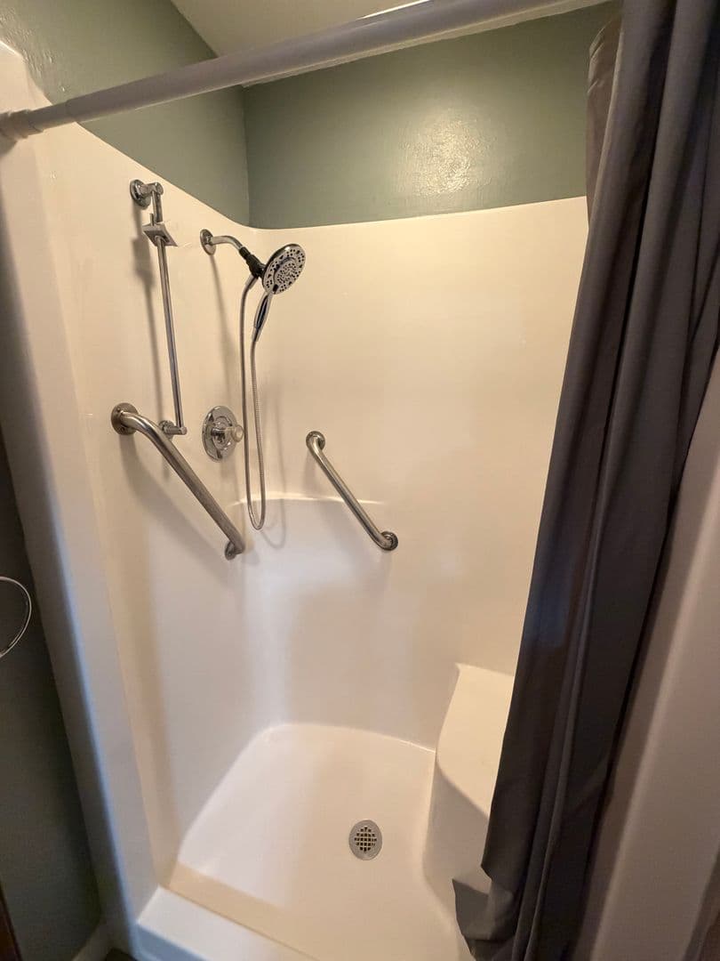 Duluth Apartment: 4729 McCulloch St
