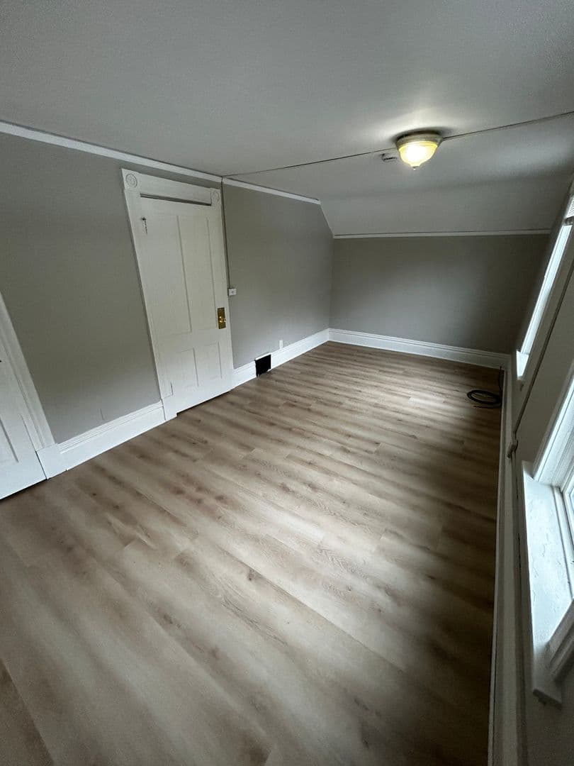 Duluth Apartment: 1206 E 3rd Street