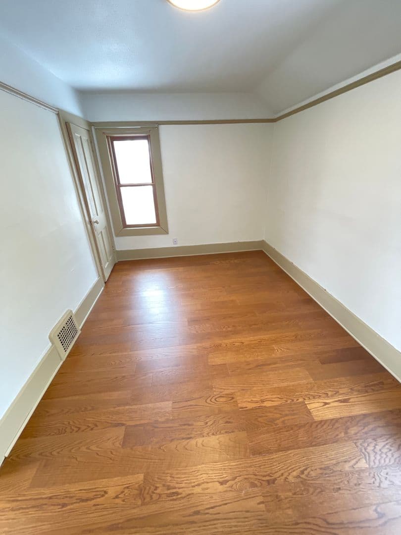 Duluth Apartment: 217 N 25th Ave W