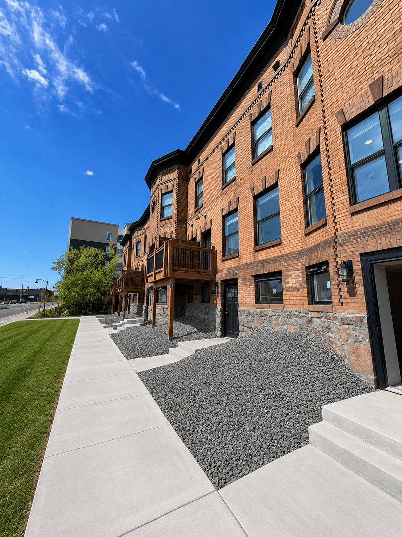 Duluth Apartment: 627 E 4th Street