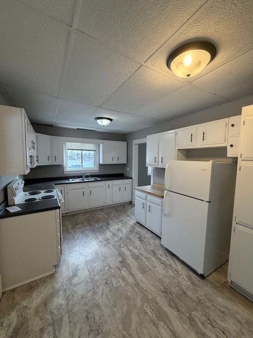 Superior House: 1205 Belknap St