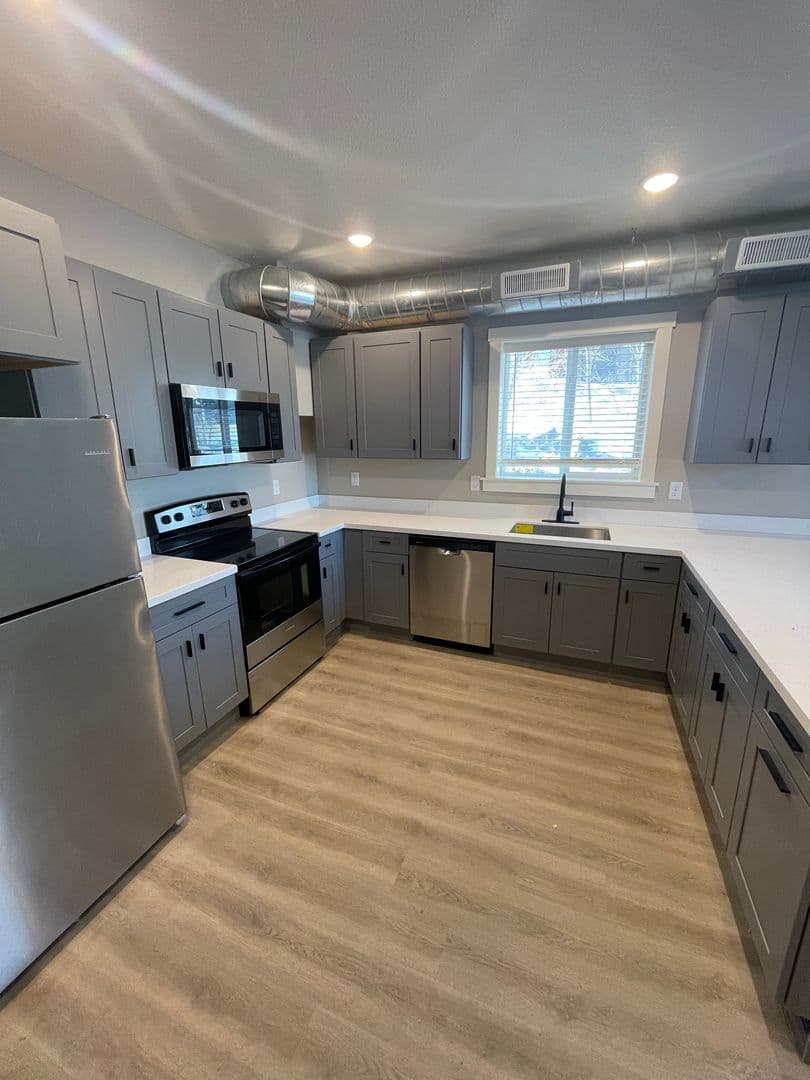 Duluth Apartment: 417-419 N 2nd Ave E
