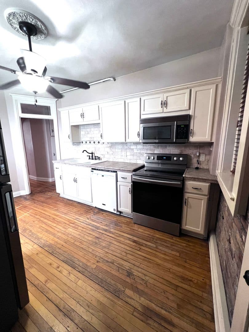 Duluth Apartment: 308 E 5th St