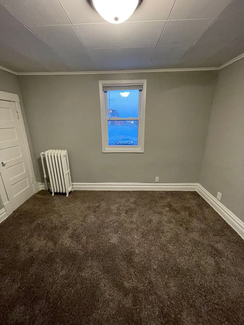 Superior House: 1205 Belknap St