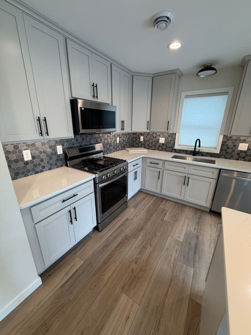 Duluth House: 2104 Cottage Hill